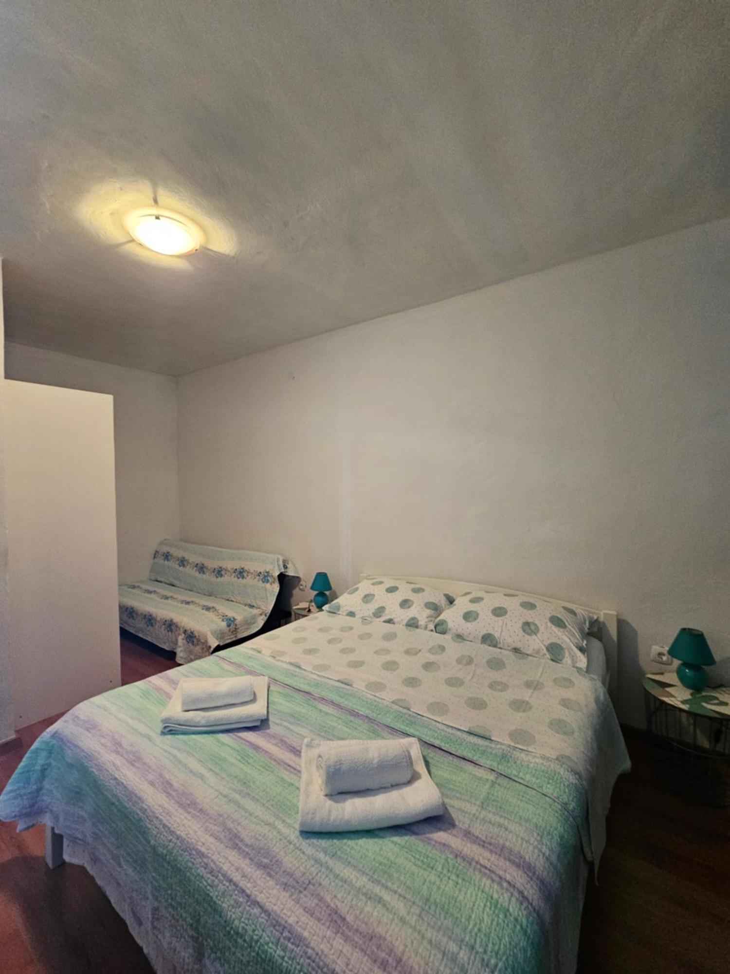 Apartments Lucin Drvenik Veli Exterior photo